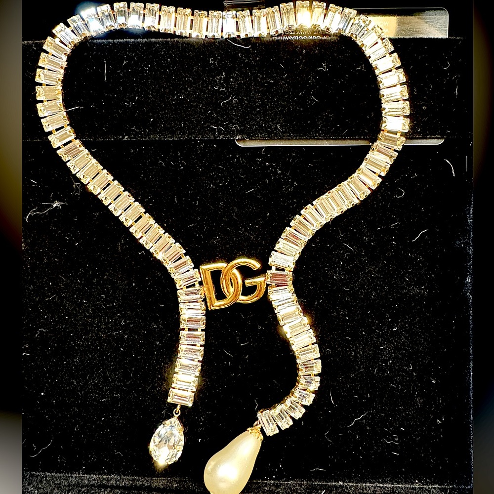 Authentic D&G bijoux magnetic logo necklace